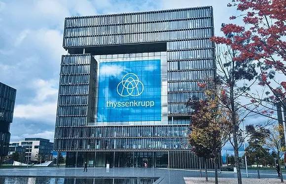   换上新Logo的蒂森克虏伯总部大楼